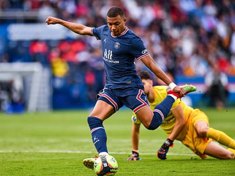 אמבפה עבר את דסמאס (Getty)