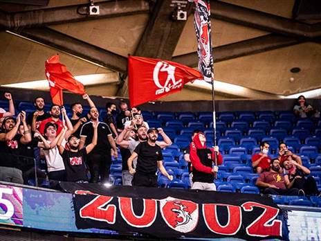 האוהדים מחיפה צפו במשחק חלש מאוד של קבוצתם (צילום: עודד קרני)