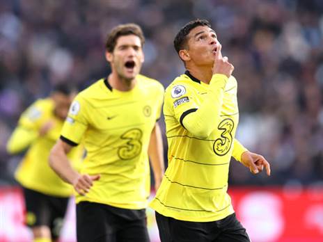 טיאגו סילבה חוגג את השער הראשון (Getty)