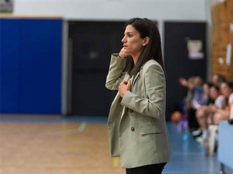 "מאמינה שנראה עוד מאמנות בעתיד הקרוב" ראובן אופטימית (קרדיט: איגוד הכדורסל)