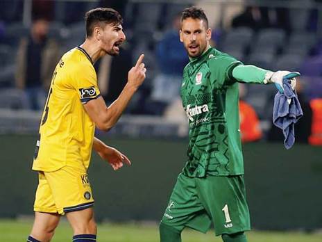 תקופה לא קלה. עמוס (אלן שיבר)