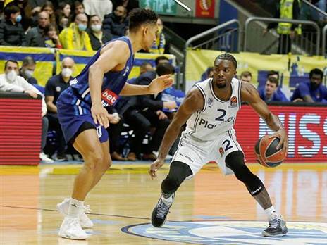 הצהובים התקשו בפתיחת המשחק (צילום: אלן שיבר)