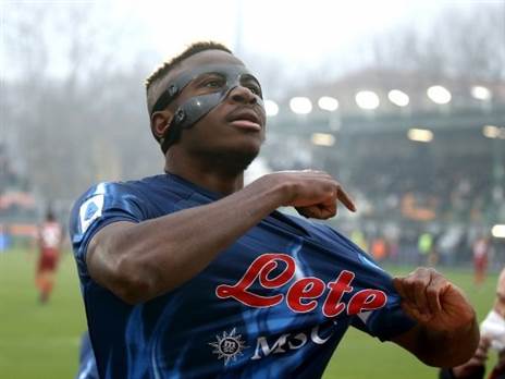 ויקטור אוסמיהן. מחובר לקבוצה (Getty)