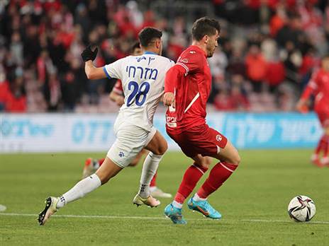 אביב סולומון. תחרות על ההרכב (לירון מולדובן)