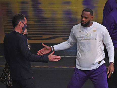 לברון ג'יימס ורוב פלינקה. אליפות משותפת בבועה ולא הרבה מעבר (Getty)