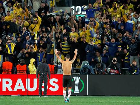 ערן זהבי פוגש את הקהל של מכבי תל אביב. היכן ינחת החלוץ בקיץ? (אלן שיבר)