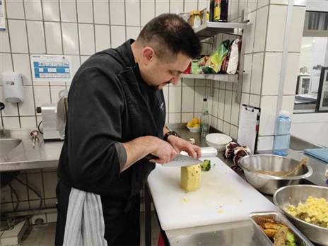 שף הנבחרת רוני לייקין