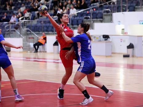 בנסילון מנהס להבקיע (קרדיט: הדר ואן קולא, איגוד הכדוריד)