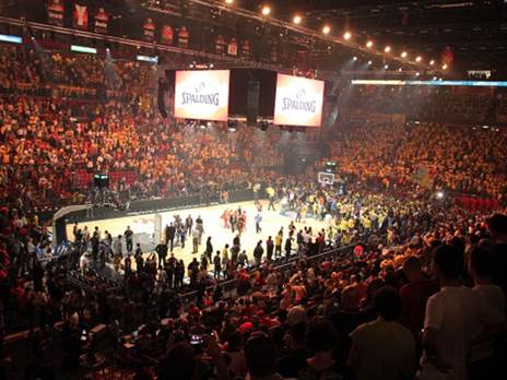 המופע הצהוב במילאנו, אי שם ב-2014 (GETTY)