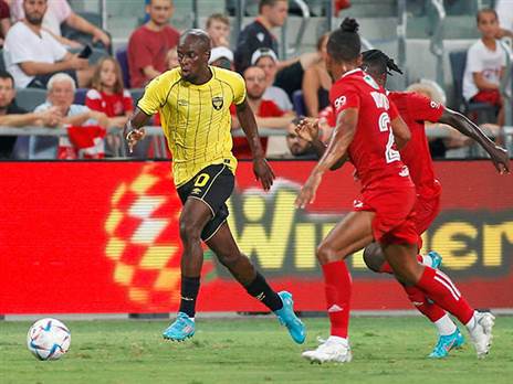 יצטיין העונה. אספרייה (אלן שיבר)