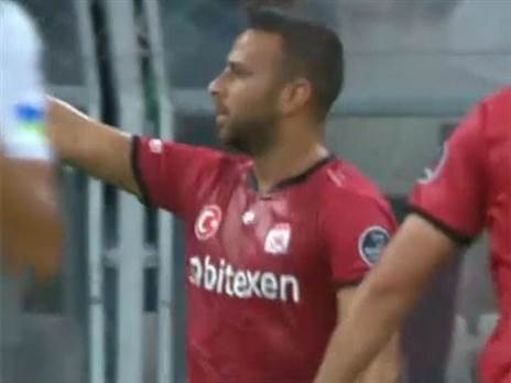 שער אדיר בהופעת הבכורה. סבע