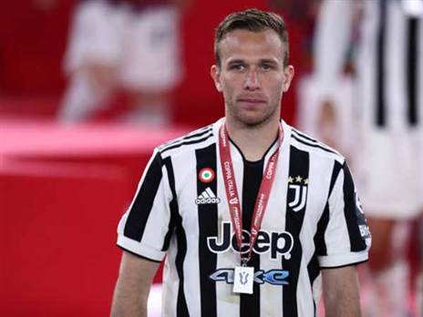 Official: Arthur Melo has been loaned to Liverpool