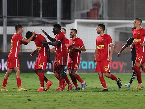 "אווירה טובה במגרש" (לירון מולדובן)