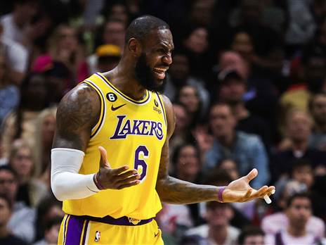 מתבזבז כרגע בלייקרס. יקבל חיזוק כמתנה ליום הולדת? (Getty)