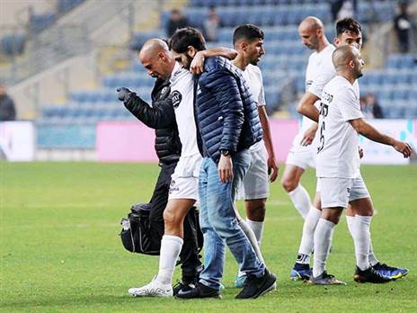 "כדורגל או בושידו?" (קובי אליהו)