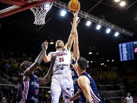 נראה נהדר אך נקלע לבעיית עבירות. הנקינס (פיב"א)