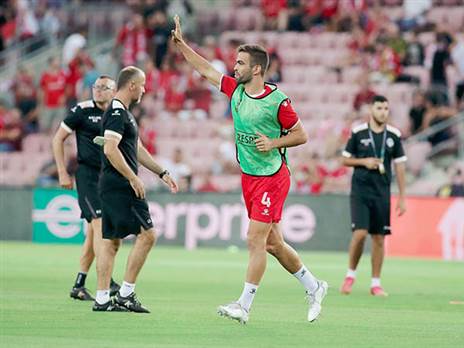 ימשיך בארץ? ויטור (אלן שיבר)