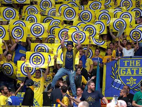 הקהל הצהוב נהנה מעוד הצגה בהיכל (אלן שיבר)