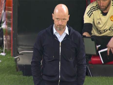 "עמד עם מבט ריק על הקווים". טן האח (GETTY)