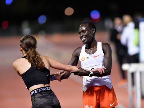 לונה צ'מטאי סלפטר והלה עזרן | צילום: Maxim Dupliy