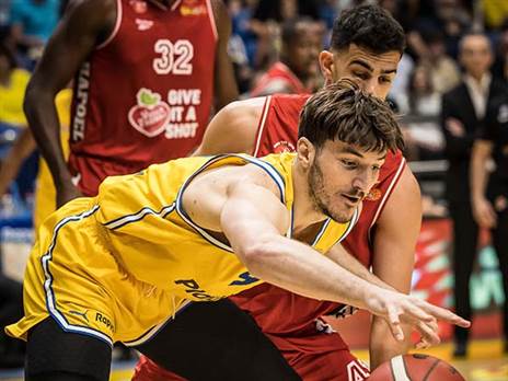 נכנס לנעליים. רומן סורקין (צילום: עודד קרני)