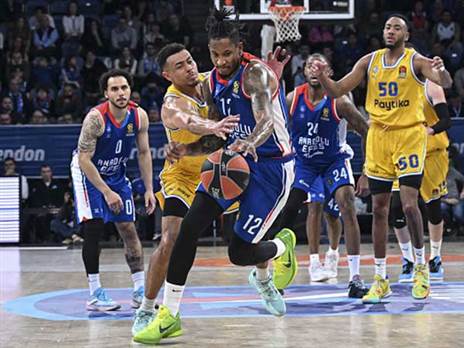 "בולדווין חייב להיות בפנים" (GETTY)