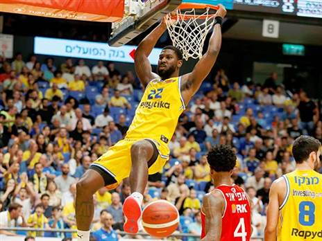 "חייבים לשחק באותן האנרגיות". פויתרס (צילום: אלן שיבר)