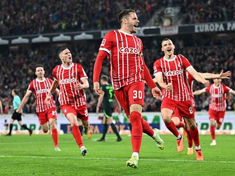 נצמדו לטופ 4 (GETTY)