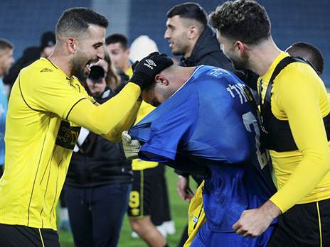 "הרגשתי גב" (קובי אליהו)