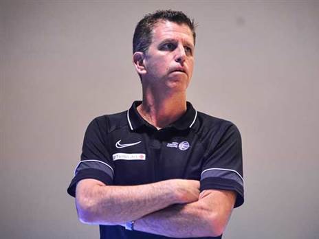 על הקווים (FIBA)