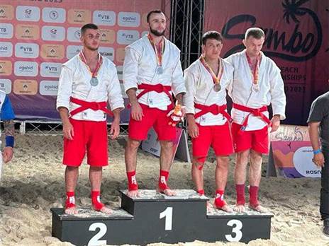 איגליצקי על הפודיום (צילום: שי גייזינגר)