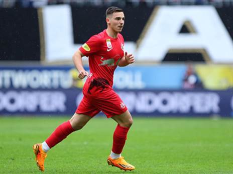 (הטוויטר של רד בול)