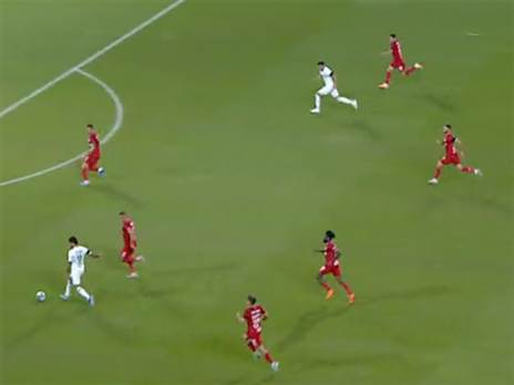 מגיח מאחורה