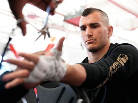 אחד משני לוחמים ב-UFC. לוי (GETTY)