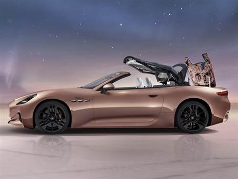 הגג נפתח בתוך 14 שניות בלבד במהירות של עד 50 קמ"ש