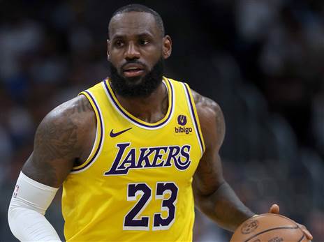 לברון חתם עונה מספר 21. יהפוך לשחקן חופשי? (Getty)