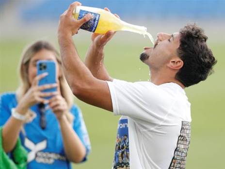 הבירה נשפכת כמו מים (אלן שיבר)