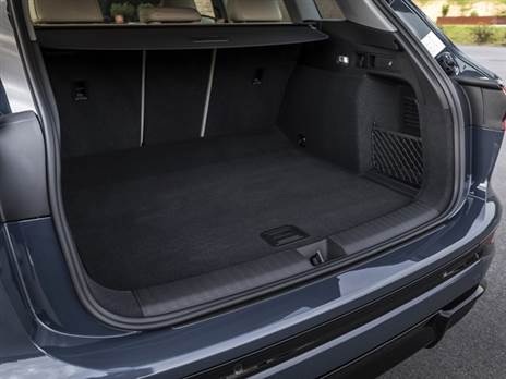 526 ליטר מאחור ועוד 64 ליטר בתא המטען הקדמי