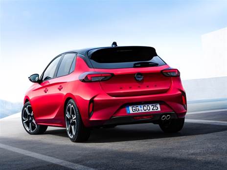 חזית בסגנון VISOR ועדכוני עיצוב קלים מאחור