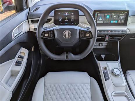 הנדסת אנוש טובה בסך הכל. אפשר לשלוט על המזגן גם מההגה