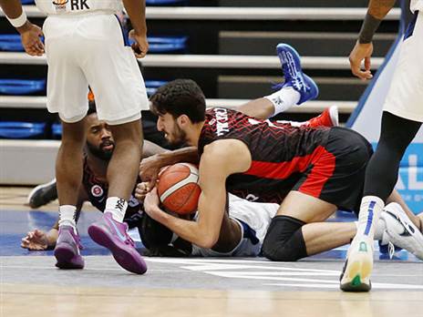 “הקבוצה הולכת ונגמרת“ (אלן שיבר)