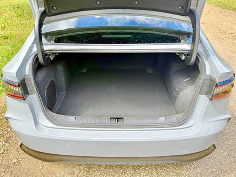 תא המטען לא מצליח להרשים. אולי בכל זאת אוקטביה?