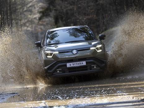 יש גם גרסת הנעה כפולה שנועדה יותר למשטחים חלקים ופחות לשטח