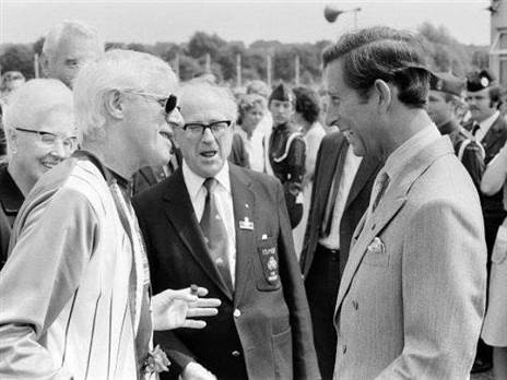 גוטמן והמלך צ`רלס (Getty)