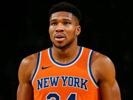 יאניס במדי הניקס. יקרה בעונה הבאה?