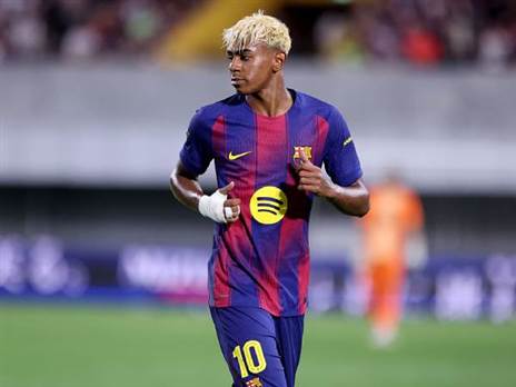 לאמין ימאל, לראשונה כ-10 החדש של ברצלונה (GETTY)