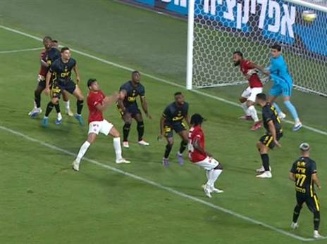 השער שנפסל לצ`יקו