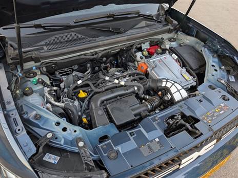 יחידת הנעה היברידית יעילה עם ביצועים מספקים בכל תוואי