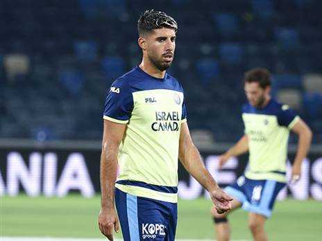 “קשה להתאמן לבד“. כהן (אלן שיבר)