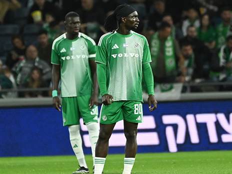 סק עם אגבה. עדיין בהנג אובר (ברני ארדוב)